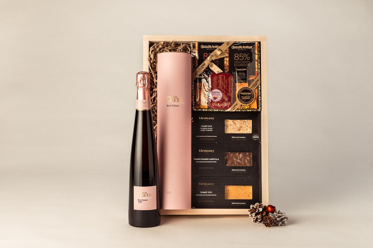 CR37-25 Safata amb cava gran reserva rosat, torrons & pack de xocolata Orígens
